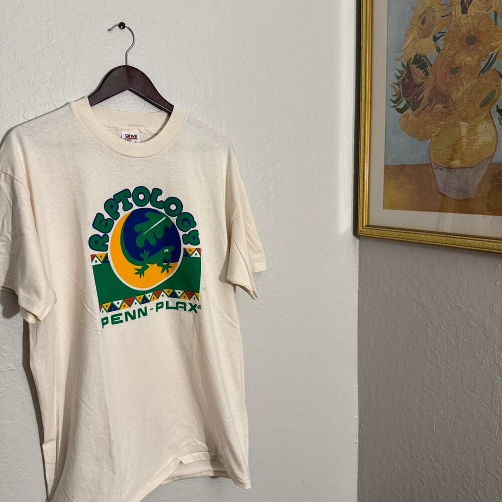 Vintage penn place reptology lizard shirt